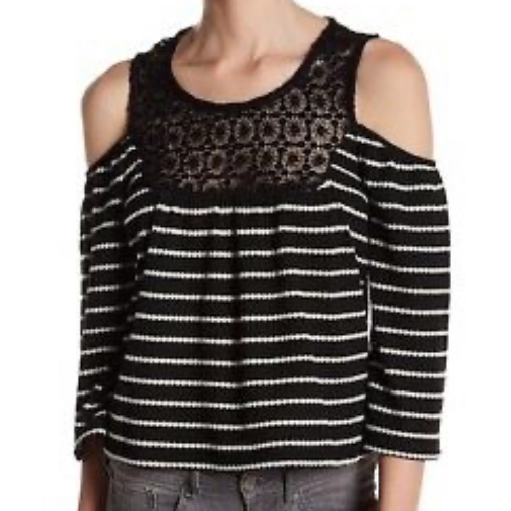 NWT Romeo Juliet Couture Black Cold Shoulder Top